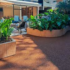 Piso Drenante Monolitico em showroom de moveis.jpg