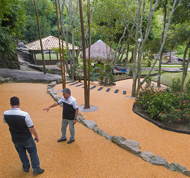 Piso Drenante Monolitico colocado num resort.jpg